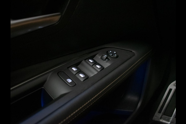 Peugeot 3008 1.2 PureTech GT Line (PANORAMADAK,APPLE CARPLAY,NAVI,LED,CRUISE,CLIMATE,GETINT,SPORTSTOELEN,CAMERA,PDC,NETTESTAAT)