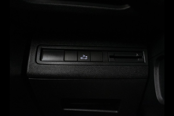 Peugeot 3008 1.2 PureTech GT Line (PANORAMADAK,APPLE CARPLAY,NAVI,LED,CRUISE,CLIMATE,GETINT,SPORTSTOELEN,CAMERA,PDC,NETTESTAAT)