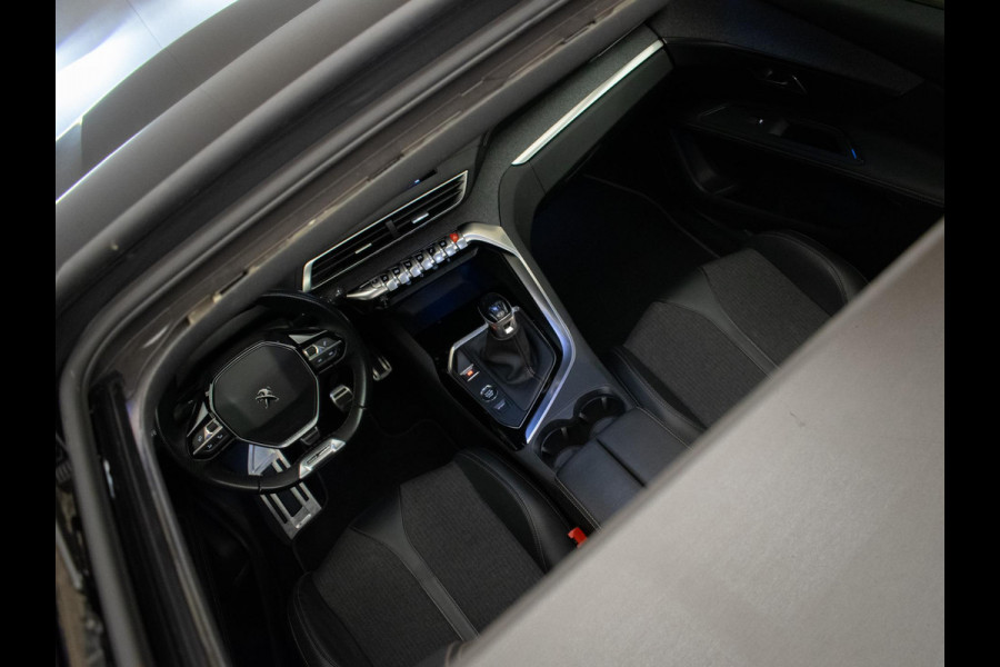 Peugeot 3008 1.2 PureTech GT Line (PANORAMADAK,APPLE CARPLAY,NAVI,LED,CRUISE,CLIMATE,GETINT,SPORTSTOELEN,CAMERA,PDC,NETTESTAAT)
