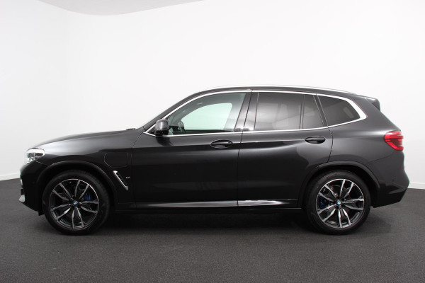 BMW X3 xDrive30e High Executive M Sport PHEV | Head Up Display | 20 Inch Lichtmetalen Velgen | Camera | Privacy Glass | Stoel/Stuurverwarming |