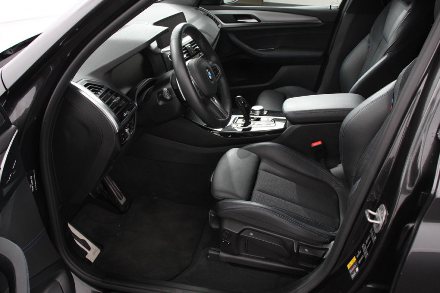 BMW X3 xDrive30e High Executive M Sport PHEV | Head Up Display | 20 Inch Lichtmetalen Velgen | Camera | Privacy Glass | Stoel/Stuurverwarming |
