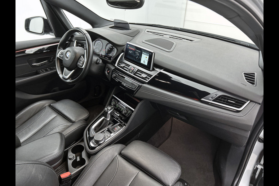 BMW 2 Serie Active Tourer 225xe iPerformance High Executive(NL-auto, Dealer Onderh, Trekhaak, Stoelv, Head-up, PDC V+A, Navi, Etc)