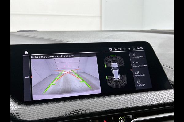 BMW 1-serie 120i Business Edition Plus(Carplay, Camera, Elektrische Stoelen, Head-up, SfeerV, StoelV, PDC V+A, Etc)