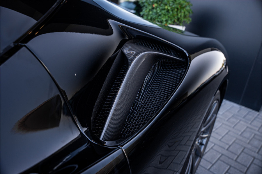 Ferrari SF90 Stradale 4.0 V8 - BTW l NL Auto l Lift l Fabrieksgarantie l Carbon in & exterieur
