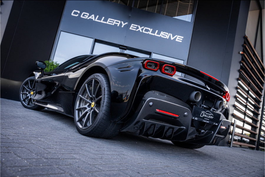 Ferrari SF90 Stradale 4.0 V8 - BTW l NL Auto l Lift l Fabrieksgarantie l Carbon in & exterieur