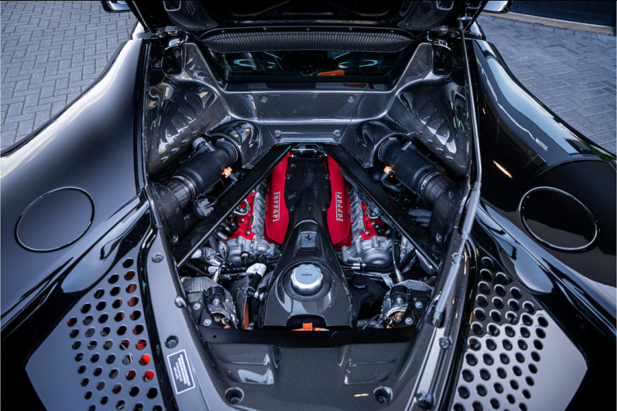 Ferrari SF90 Stradale 4.0 V8 - BTW l NL Auto l Lift l Fabrieksgarantie l Carbon in & exterieur