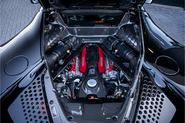 Ferrari SF90 Stradale 4.0 V8 - BTW l NL Auto l Lift l Fabrieksgarantie l Carbon in & exterieur
