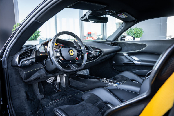 Ferrari SF90 Stradale 4.0 V8 - BTW l NL Auto l Lift l Fabrieksgarantie l Carbon in & exterieur