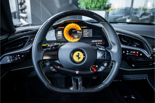 Ferrari SF90 Stradale 4.0 V8 - BTW l NL Auto l Lift l Fabrieksgarantie l Carbon in & exterieur