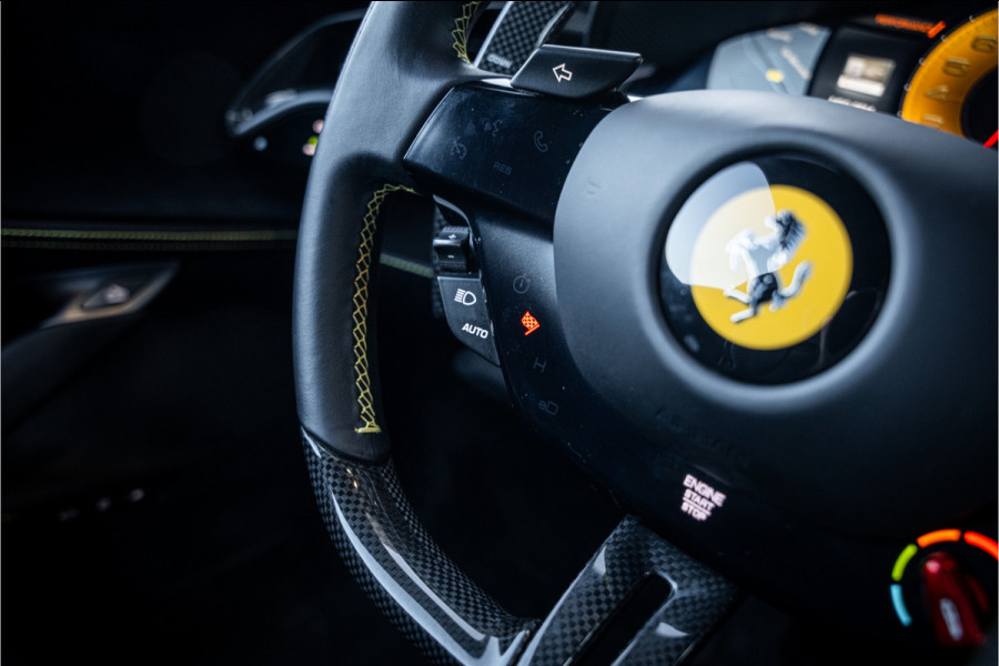 Ferrari SF90 Stradale 4.0 V8 - BTW l NL Auto l Lift l Fabrieksgarantie l Carbon in & exterieur