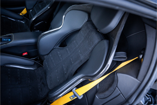 Ferrari SF90 Stradale 4.0 V8 - BTW l NL Auto l Lift l Fabrieksgarantie l Carbon in & exterieur