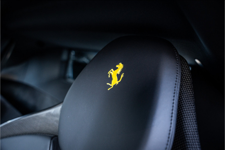 Ferrari SF90 Stradale 4.0 V8 - BTW l NL Auto l Lift l Fabrieksgarantie l Carbon in & exterieur