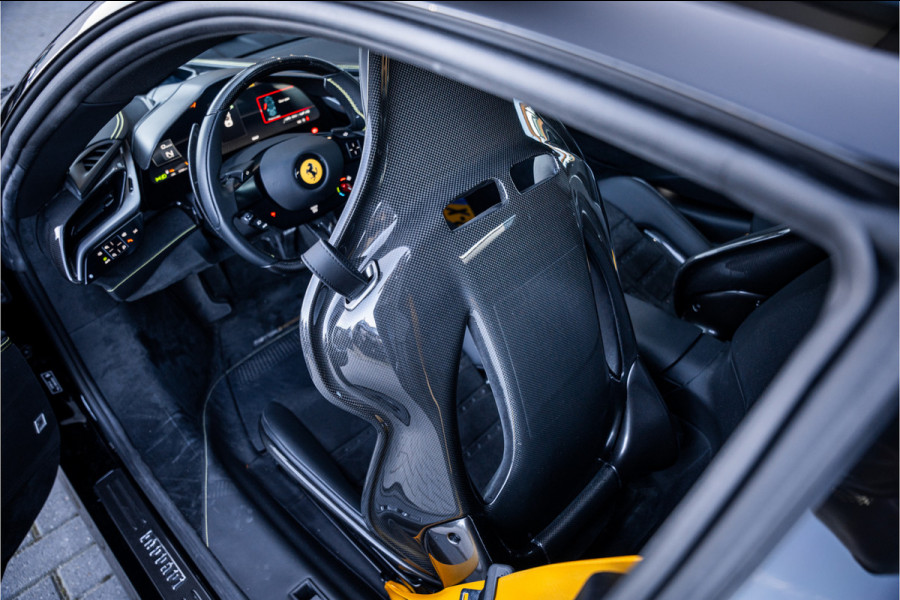 Ferrari SF90 Stradale 4.0 V8 - BTW l NL Auto l Lift l Fabrieksgarantie l Carbon in & exterieur
