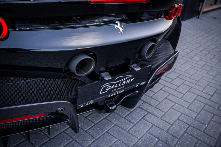 Ferrari SF90 Stradale 4.0 V8 - BTW l NL Auto l Lift l Fabrieksgarantie l Carbon in & exterieur