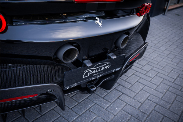 Ferrari SF90 Stradale 4.0 V8 - BTW l NL Auto l Lift l Fabrieksgarantie l Carbon in & exterieur