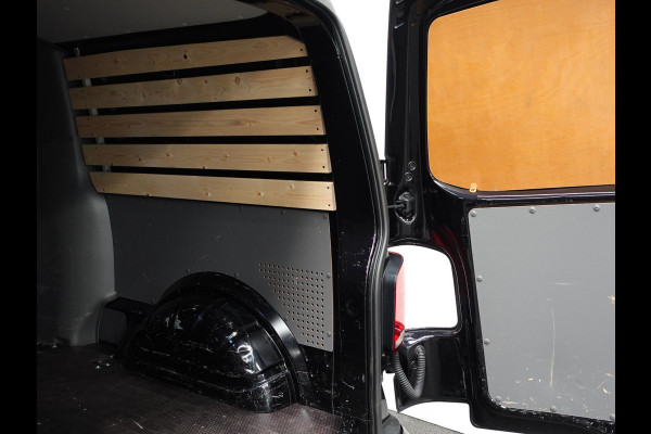 Volkswagen Transporter 2.0 TDI L2H1 Dubbele Cabine Highline Automaat Airco Bluetooth Trekhaak Apple Carplay/Android Auto Camera