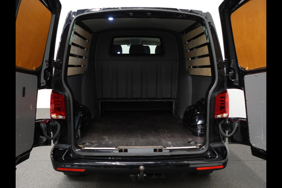 Volkswagen Transporter 2.0 TDI L2H1 Dubbele Cabine Highline Automaat Airco Bluetooth Trekhaak Apple Carplay/Android Auto Camera