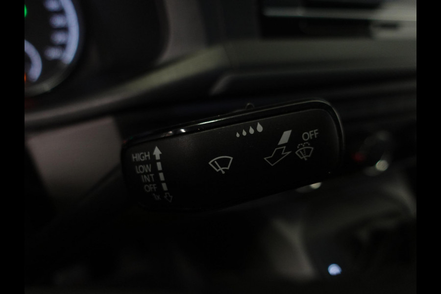 Volkswagen Transporter 2.0 TDI L2H1 Dubbele Cabine Highline Automaat Airco Bluetooth Trekhaak Apple Carplay/Android Auto Camera