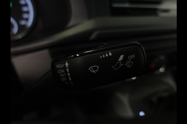 Volkswagen Transporter 2.0 TDI L2H1 Dubbele Cabine Highline Automaat Airco Bluetooth Trekhaak Apple Carplay/Android Auto Camera