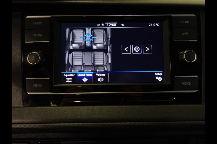 Volkswagen Transporter 2.0 TDI L2H1 Dubbele Cabine Highline Automaat Airco Bluetooth Trekhaak Apple Carplay/Android Auto Camera