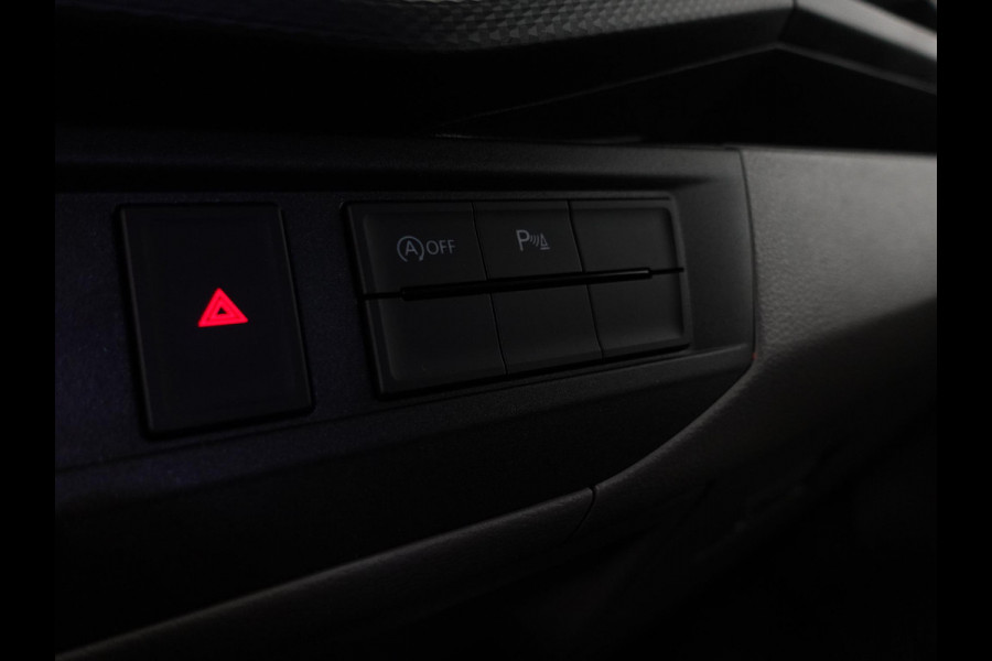 Volkswagen Transporter 2.0 TDI L2H1 Dubbele Cabine Highline Automaat Airco Bluetooth Trekhaak Apple Carplay/Android Auto Camera