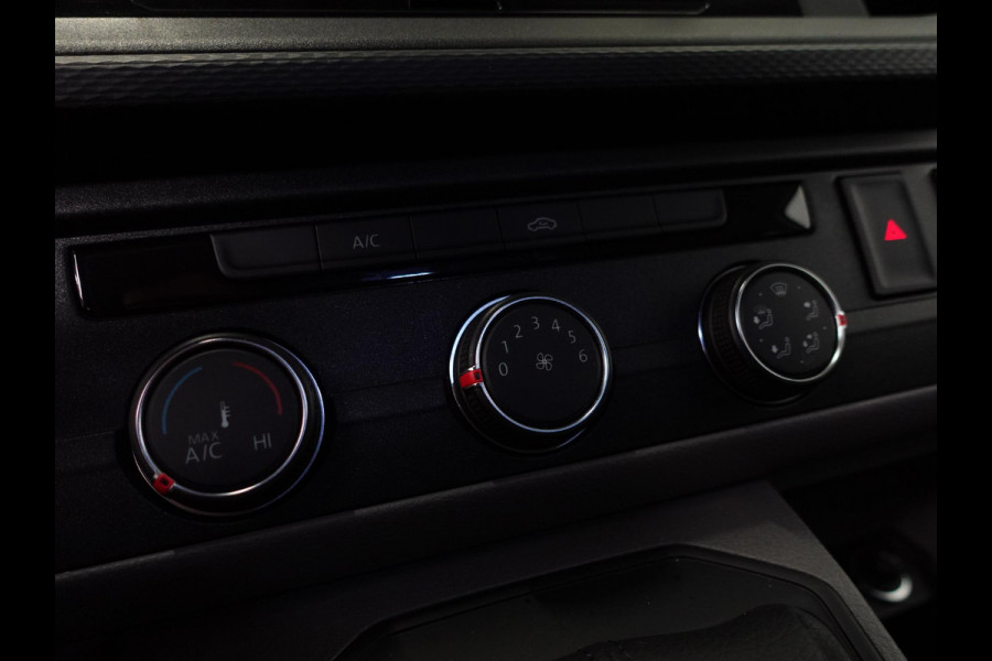 Volkswagen Transporter 2.0 TDI L2H1 Dubbele Cabine Highline Automaat Airco Bluetooth Trekhaak Apple Carplay/Android Auto Camera