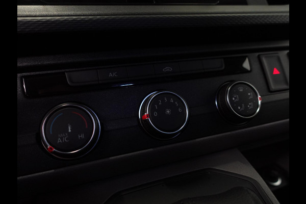 Volkswagen Transporter 2.0 TDI L2H1 Dubbele Cabine Highline Automaat Airco Bluetooth Trekhaak Apple Carplay/Android Auto Camera