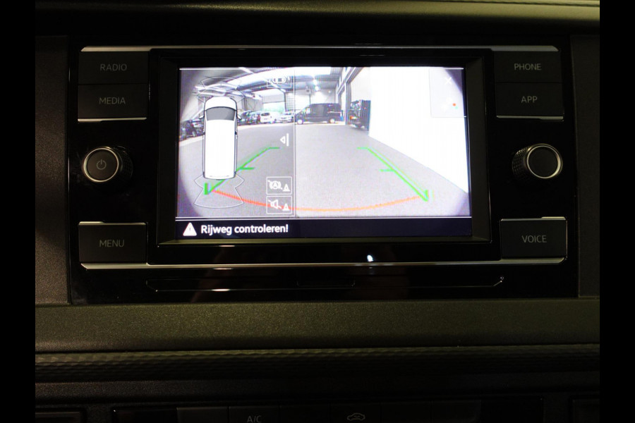 Volkswagen Transporter 2.0 TDI L2H1 Dubbele Cabine Highline Automaat Airco Bluetooth Trekhaak Apple Carplay/Android Auto Camera