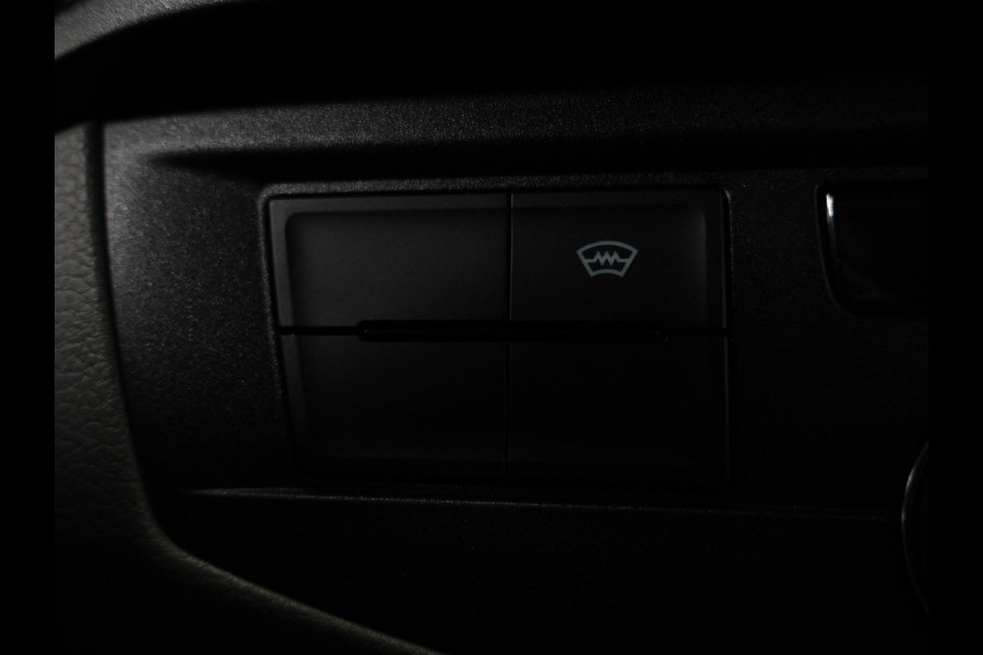 Volkswagen Transporter 2.0 TDI L2H1 Dubbele Cabine Highline Automaat Airco Bluetooth Trekhaak Apple Carplay/Android Auto Camera