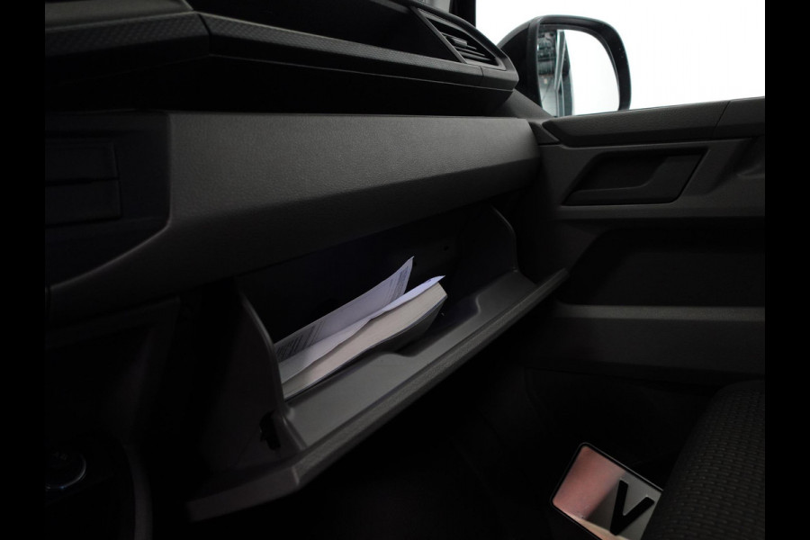 Volkswagen Transporter 2.0 TDI L2H1 Dubbele Cabine Highline Automaat Airco Bluetooth Trekhaak Apple Carplay/Android Auto Camera