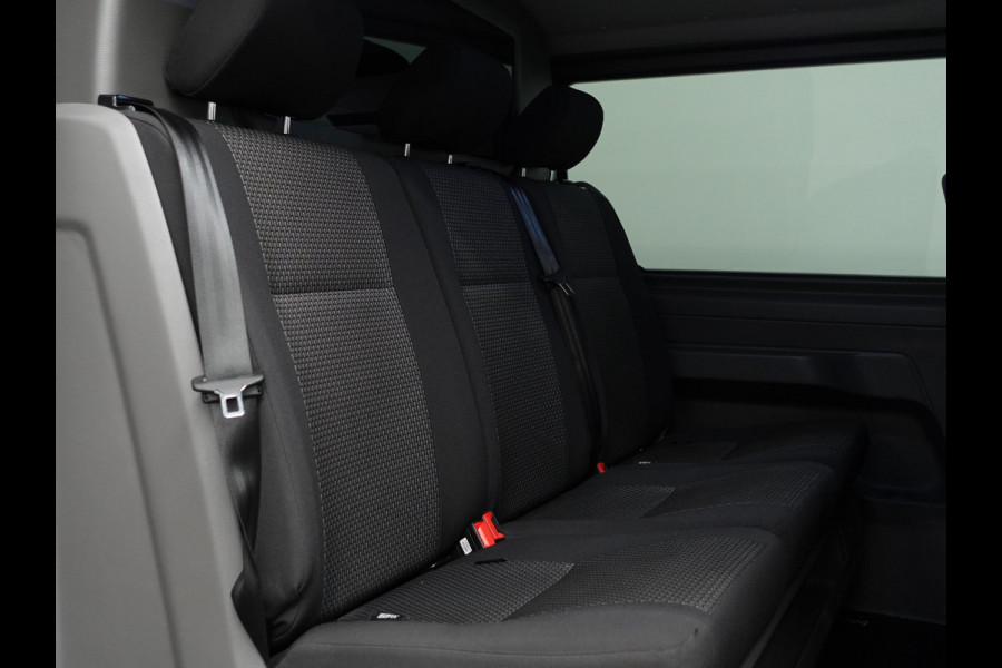 Volkswagen Transporter 2.0 TDI L2H1 Dubbele Cabine Highline Automaat Airco Bluetooth Trekhaak Apple Carplay/Android Auto Camera