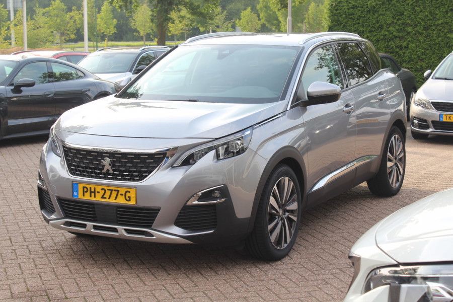 Peugeot 3008 1.2 PureTech Allure / Nieuwe distr.riem! / Trekhaak / Camera / Navigatie / 19'' / Keyless / Half leder / Dodehoek / DAB / Cruise Control