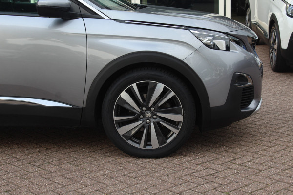 Peugeot 3008 1.2 PureTech Allure / Nieuwe distr.riem! / Trekhaak / Camera / Navigatie / 19'' / Keyless / Half leder / Dodehoek / DAB / Cruise Control
