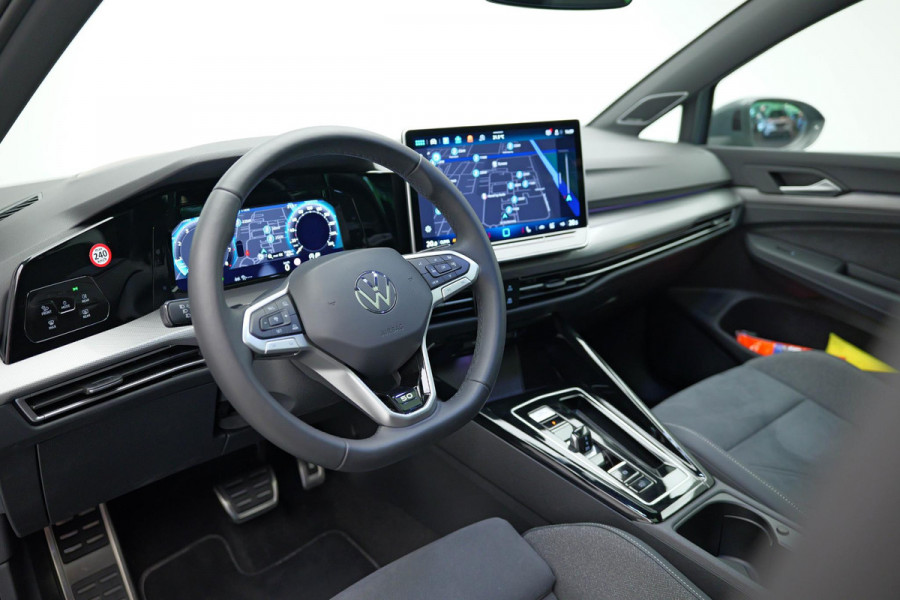 Volkswagen Golf 1.5 eTSI Style |Pano|Massage|IQ|360cam|