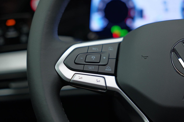 Volkswagen Golf 1.5 eTSI Style |Pano|Massage|IQ|360cam|