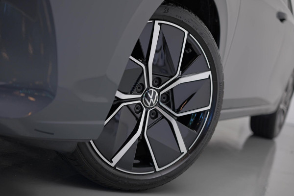 Volkswagen Golf 1.5 eTSI Style |Pano|Massage|IQ|360cam|