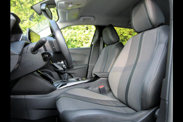 Peugeot 2008 1.2 PureTech Allure *Navi*Trekhaak* Peugeot 2008 1.2 PureTech Allure *Navi*Trekhaak*