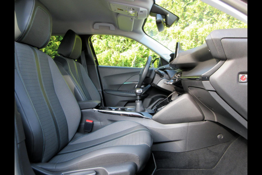Peugeot 2008 1.2 PureTech Allure *Navi*Trekhaak* Peugeot 2008 1.2 PureTech Allure *Navi*Trekhaak*