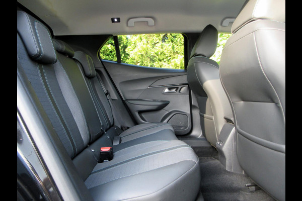 Peugeot 2008 1.2 PureTech Allure *Navi*Trekhaak* Peugeot 2008 1.2 PureTech Allure *Navi*Trekhaak*