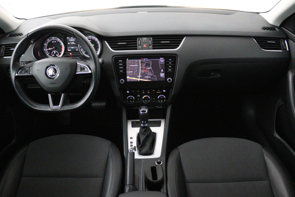 Škoda Octavia Combi 1.5 TSI Greentech Business Edition (STOELVERWARMING, AUTOMAAT, CRUISE CONTROL, PARKEERSENSOREN, CARPLAY NAVI)