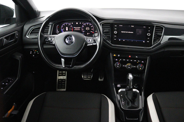 Volkswagen T-Roc 1.5 TSI Sport (TREKHAAK, DIGITALE COCKPIT, STOELVERWARMING, AUTOMAAT, ACHTERUITRIJCAMERA, SFEERVERLICHTING)