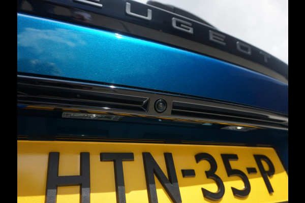 Peugeot 2008 1.2 Hybrid 136 Allure