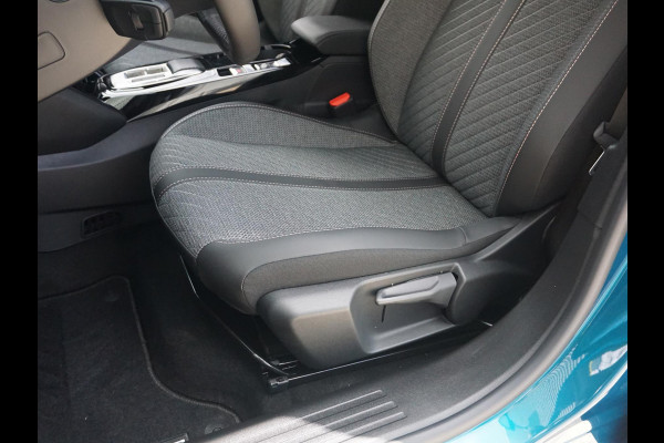 Peugeot 2008 1.2 Hybrid 136 Allure