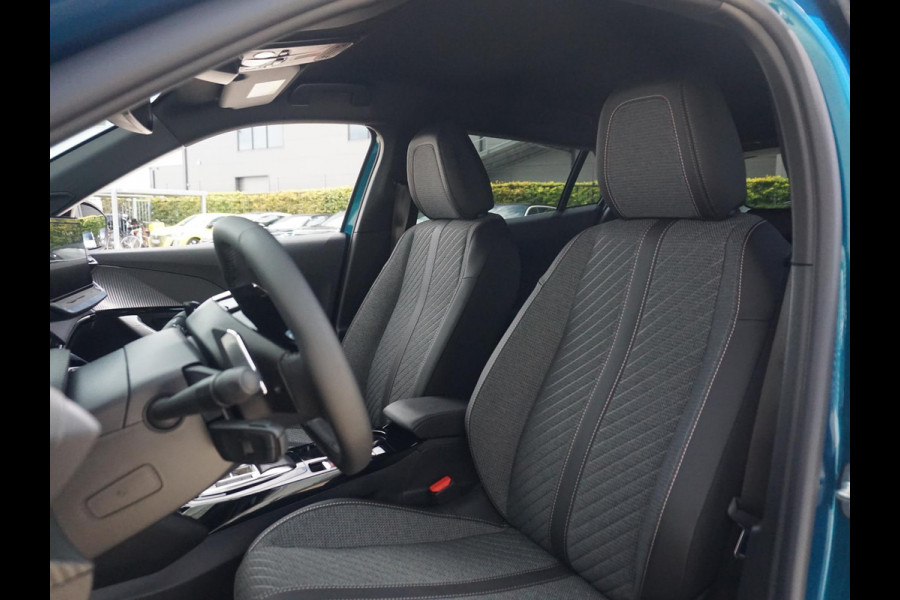 Peugeot 2008 1.2 Hybrid 136 Allure