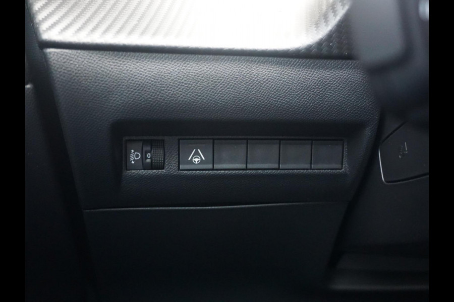 Peugeot 2008 1.2 Hybrid 136 Allure