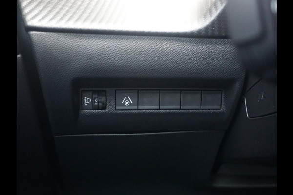 Peugeot 2008 1.2 Hybrid 136 Allure