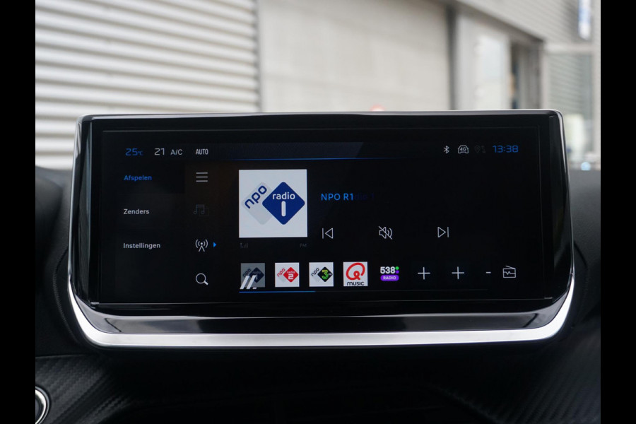 Peugeot 2008 1.2 Hybrid 136 Allure