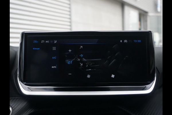 Peugeot 2008 1.2 Hybrid 136 Allure