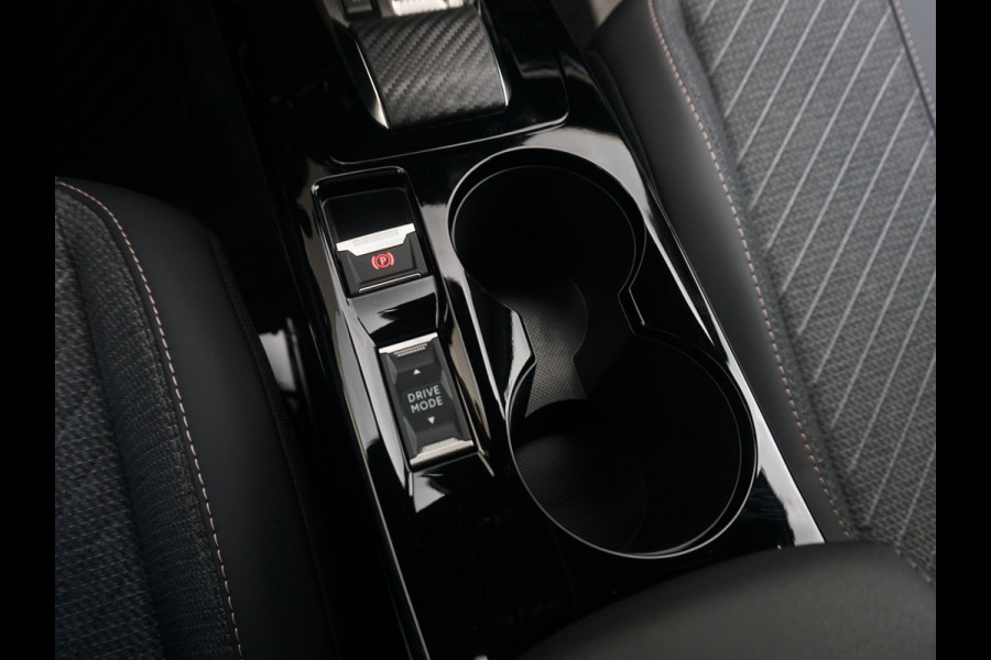 Peugeot 2008 1.2 Hybrid 136 Allure