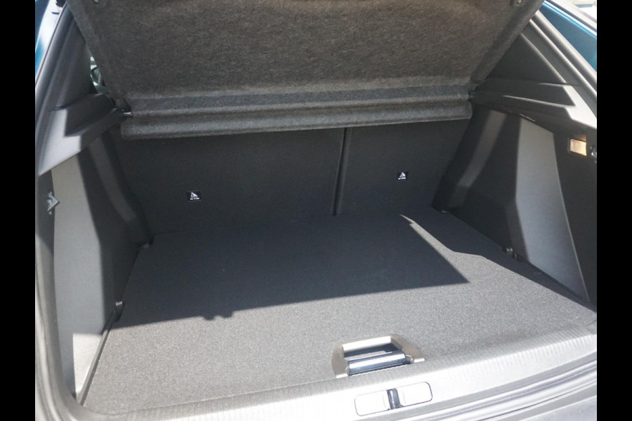 Peugeot 2008 1.2 Hybrid 136 Allure